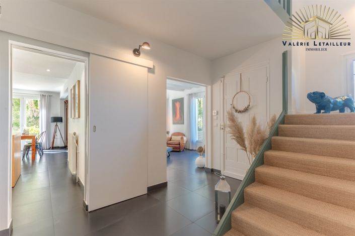 Image No.11-5 Bed House for sale