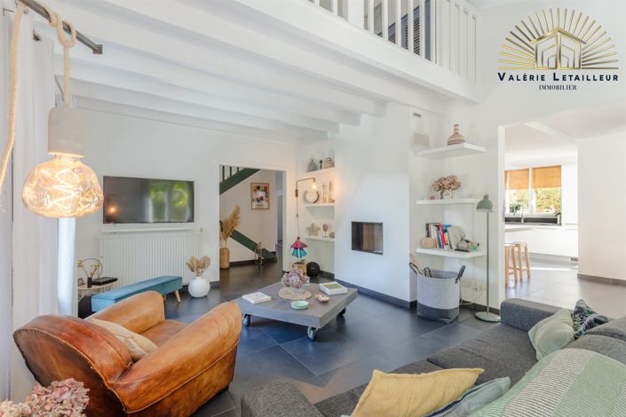 Image No.3-5 Bed House for sale