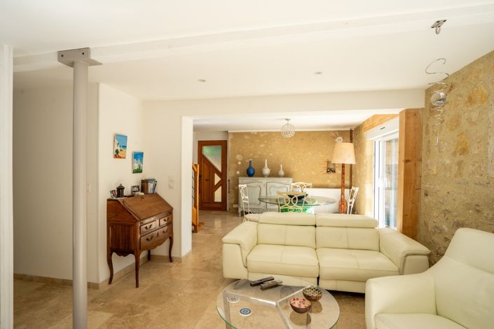 Image No.10-4 Bed House for sale