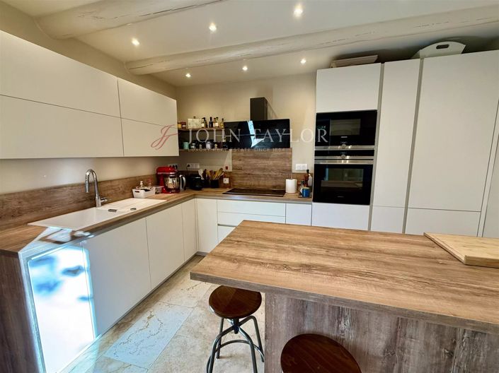 Image No.4-Maison de 7 chambres à vendre à Gordes