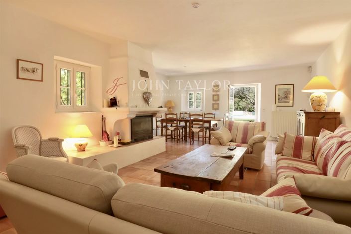 Image No.5-Maison de 6 chambres à vendre à Gordes