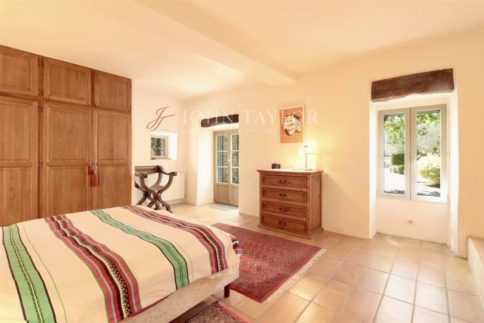 Image No.7-Maison de 6 chambres à vendre à Gordes