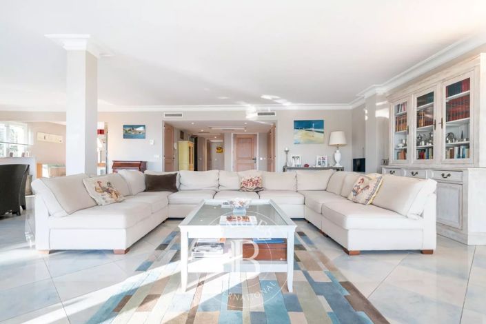 Image No.8-3 Bed Apartment for sale