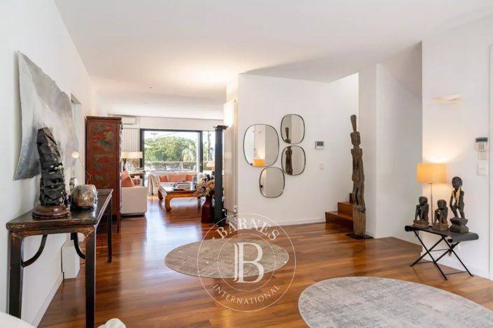 Image No.12-4 Bed House for sale