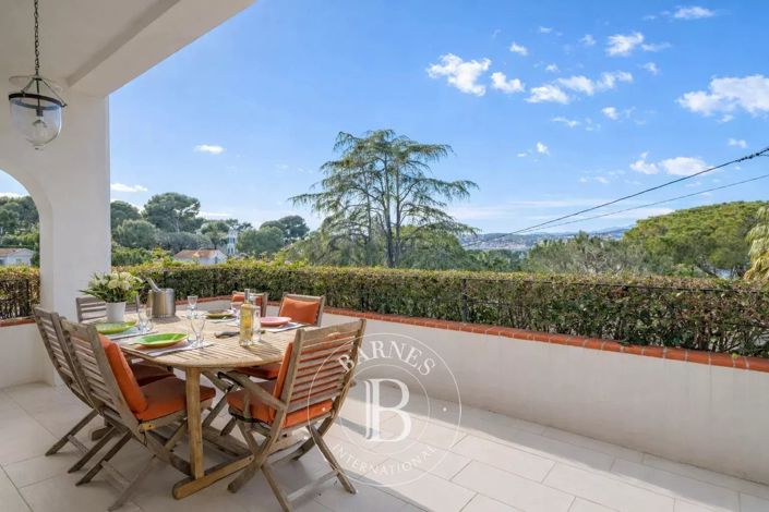 Image No.15-4 Bed House for sale