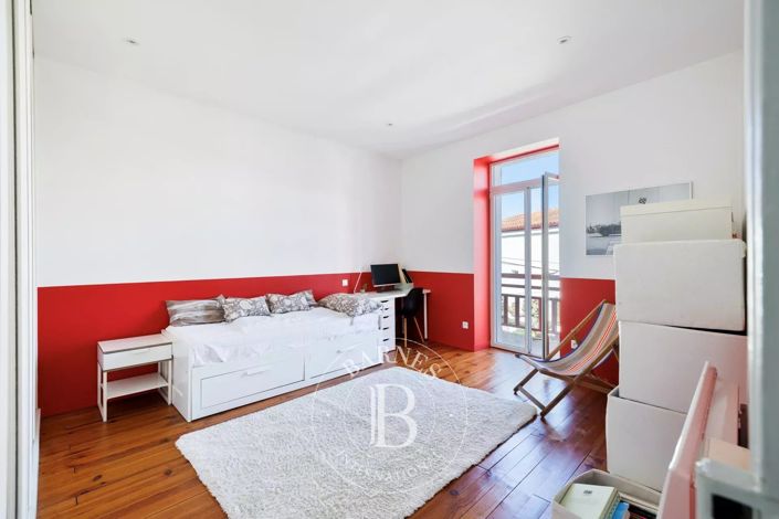 Image No.14-6 Bed House for sale