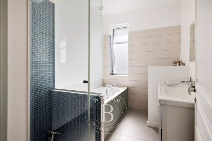 Image No.15-6 Bed House for sale
