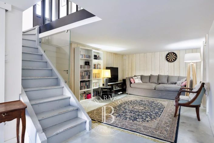 Image No.19-6 Bed House for sale