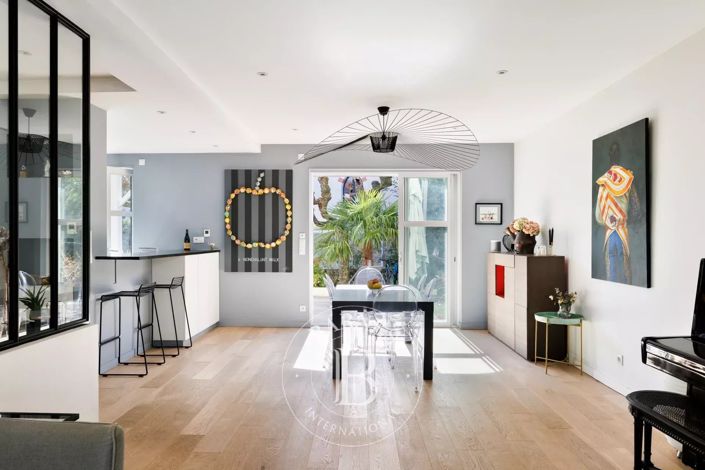 Image No.7-6 Bed House for sale