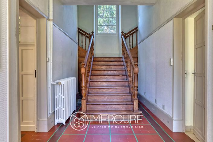 Image No.6-8 Bed House for sale