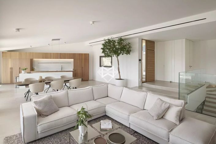 Image No.10-5 Bed House for sale