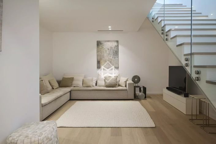 Image No.15-5 Bed House for sale