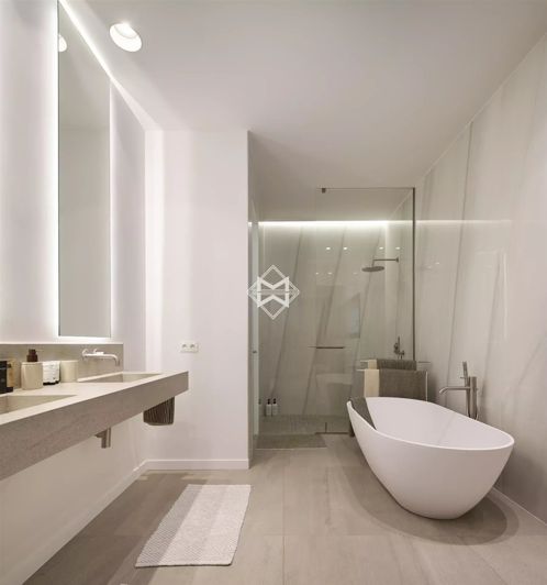 Image No.17-5 Bed House for sale