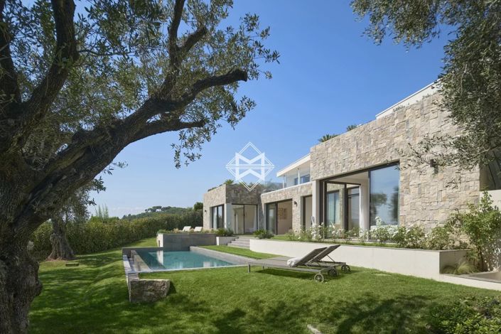 Image No.3-5 Bed House for sale