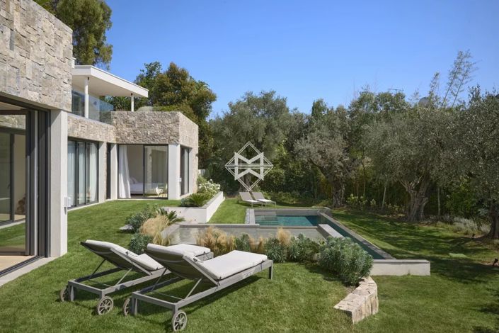 Image No.6-5 Bed House for sale