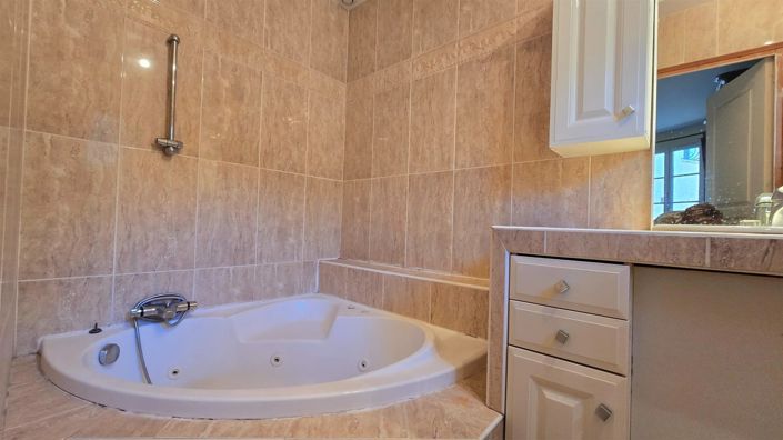 Image No.12-3 Bed House for sale