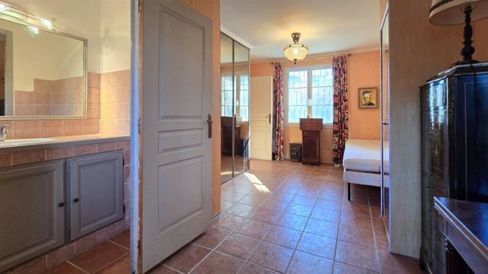 Image No.13-3 Bed House for sale