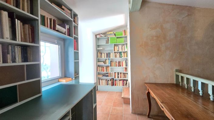 Image No.15-3 Bed House for sale