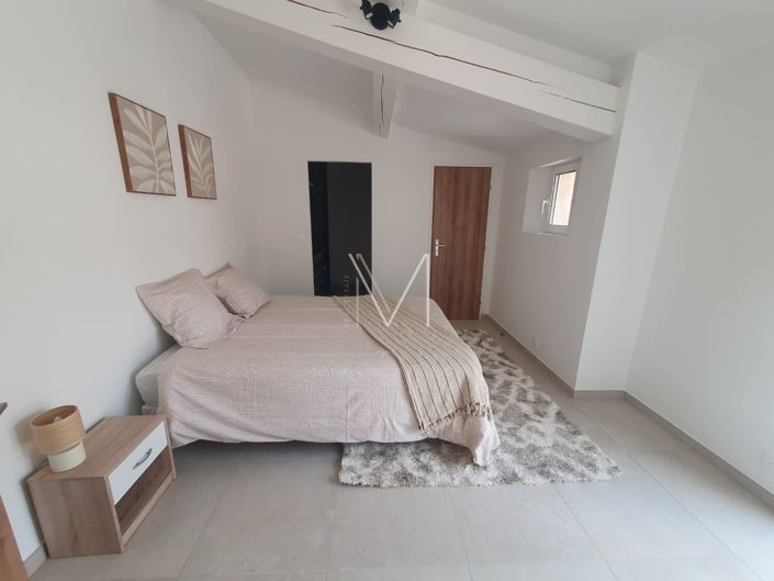 Image No.17-4 Bed House for sale