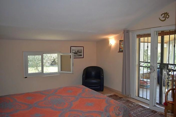 Image No.10-3 Bed House for sale