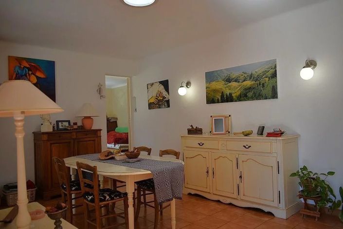 Image No.11-3 Bed House for sale