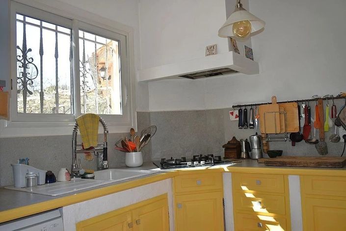 Image No.8-3 Bed House for sale