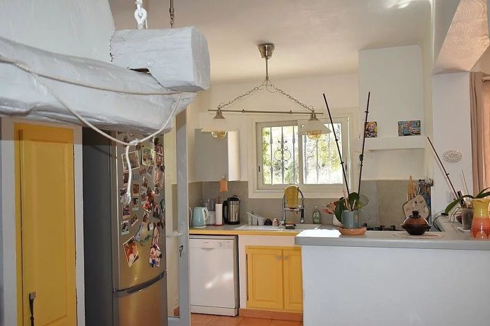 Image No.9-3 Bed House for sale