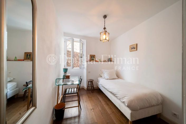 Image No.12-3 Bed Apartment for sale