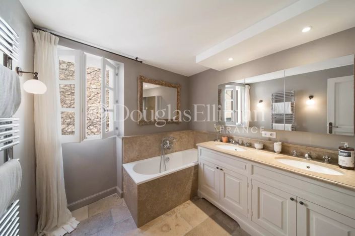 Image No.9-3 Bed Apartment for sale