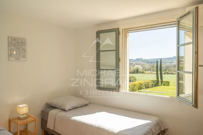 Image No.9-4 Bed House for sale