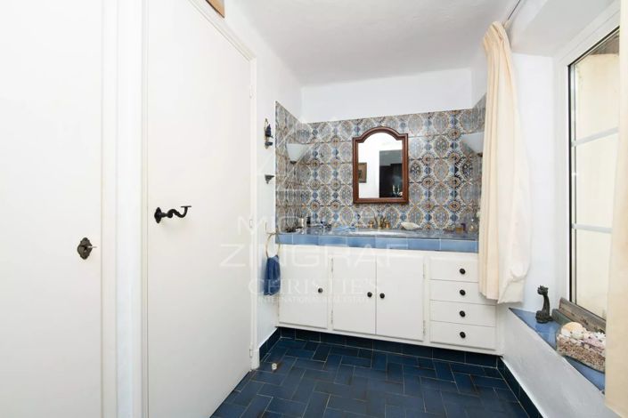 Image No.10-4 Bed House for sale