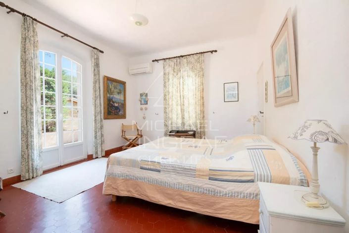 Image No.12-4 Bed House for sale