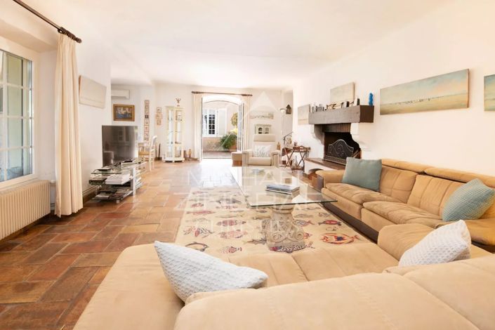 Image No.4-4 Bed House for sale