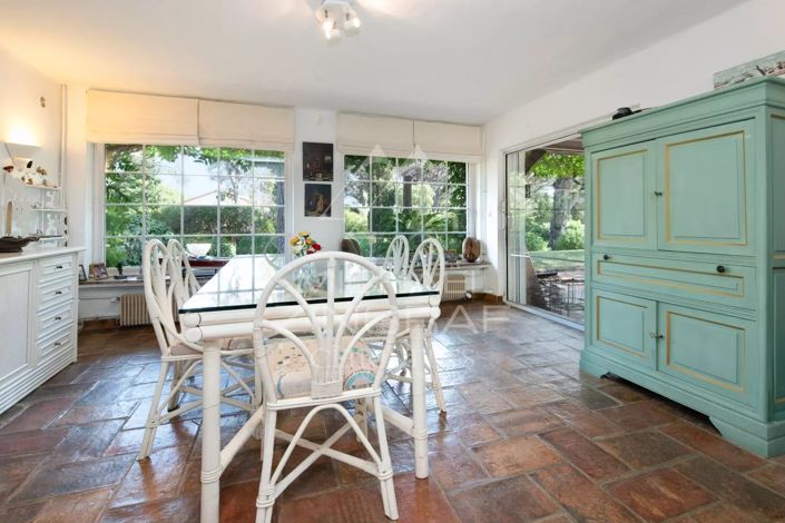 Image No.5-4 Bed House for sale