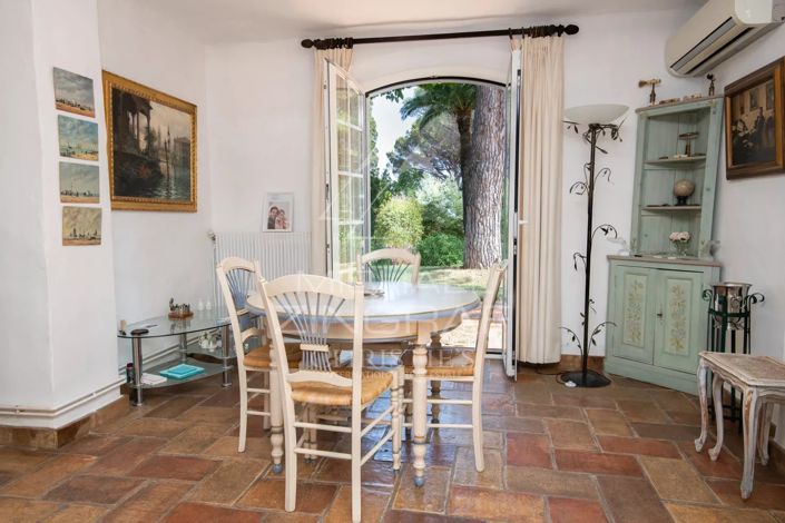 Image No.7-4 Bed House for sale
