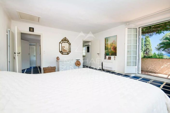 Image No.8-4 Bed House for sale