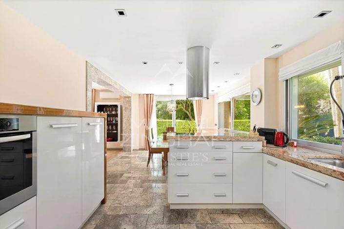 Image No.7-4 Bed House for sale