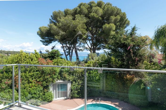 Image No.8-4 Bed House for sale