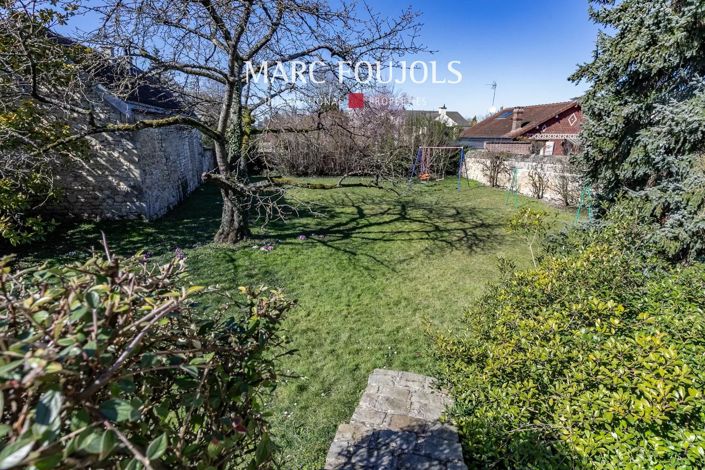 Image No.2-11 Bed House for sale