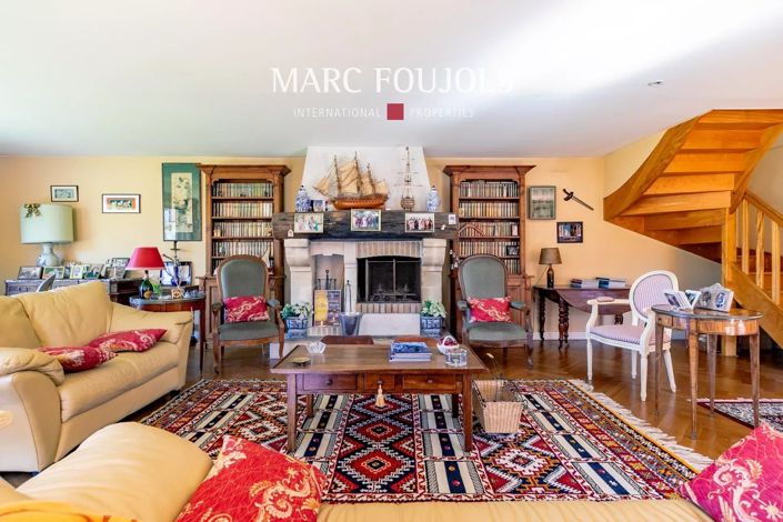 Image No.8-11 Bed House for sale