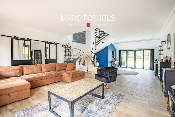 Image No.12-5 Bed House for sale