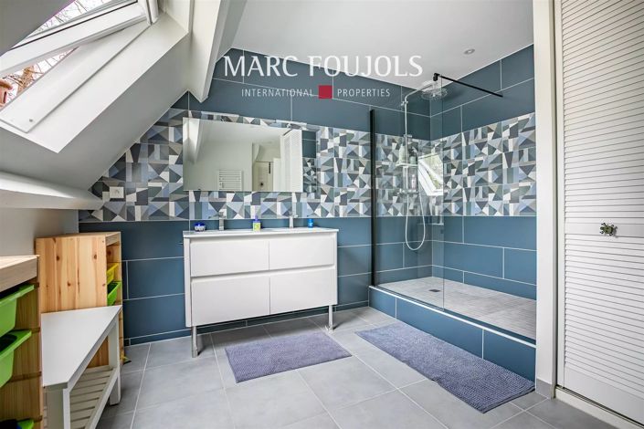 Image No.23-5 Bed House for sale