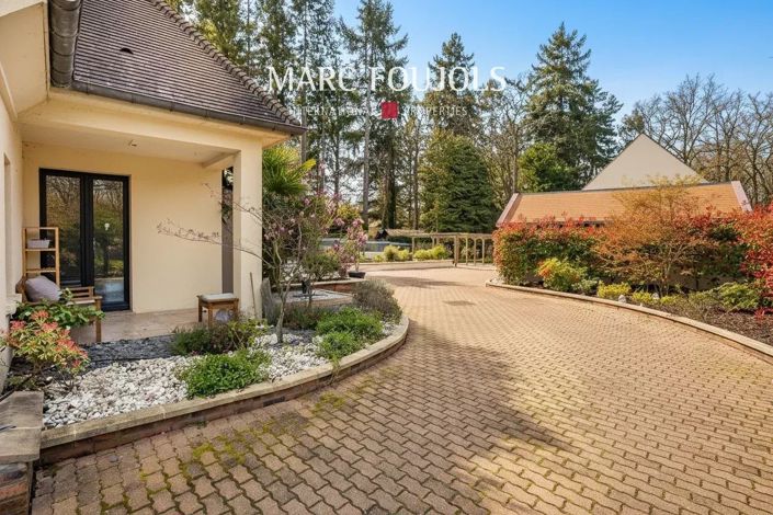 Image No.8-5 Bed House for sale