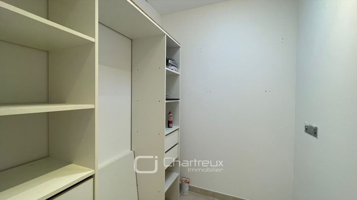 Image No.20-4 Bed House for sale