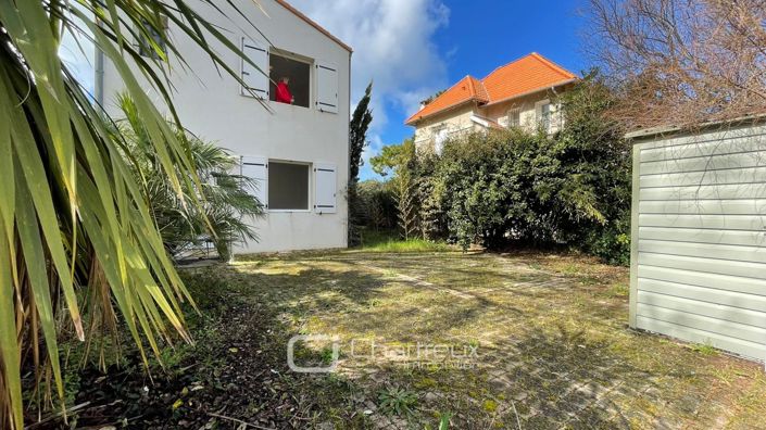 Image No.30-4 Bed House for sale
