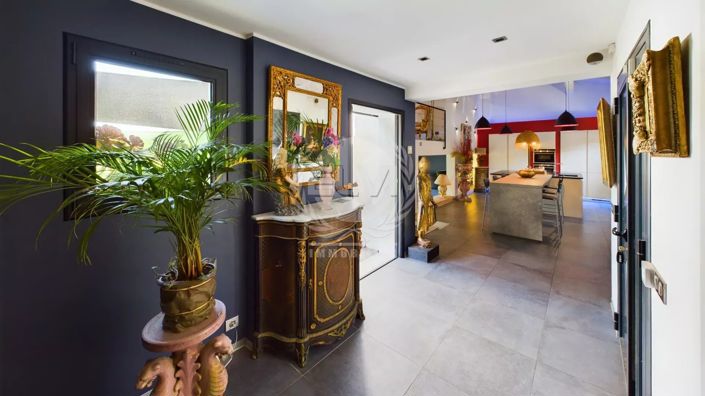 Image No.15-3 Bed House for sale