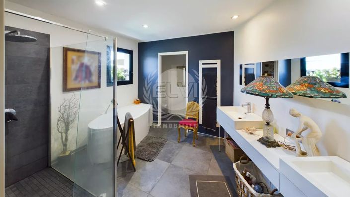 Image No.19-3 Bed House for sale