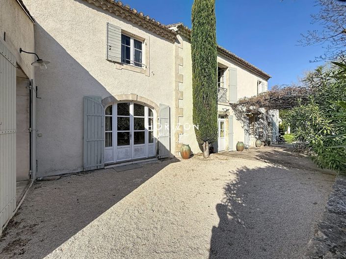 Image No.10-8 Bed Property for sale