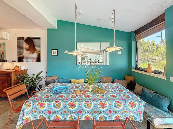 Image No.14-8 Bed Property for sale