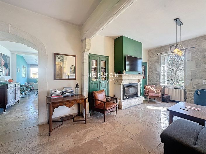 Image No.16-8 Bed Property for sale